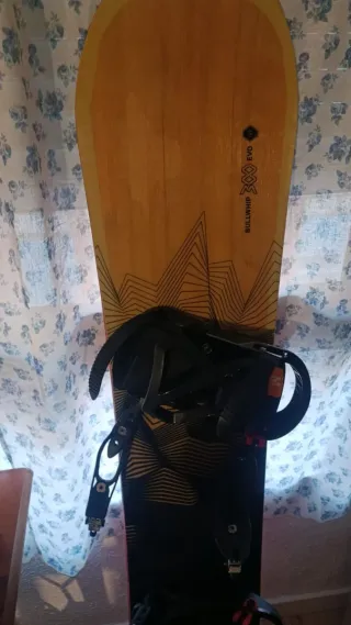 Tabla Snowboard con Fijaciones y equipo