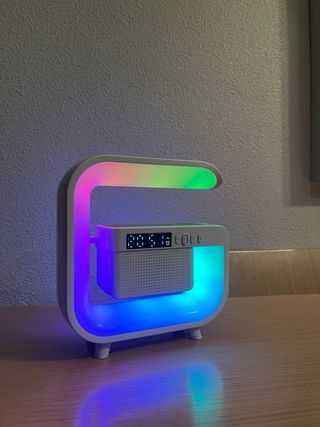 Cargador inalámbrico con Altavoz y Reloj LED