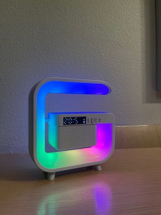 Cargador inalámbrico con Altavoz y Reloj LED