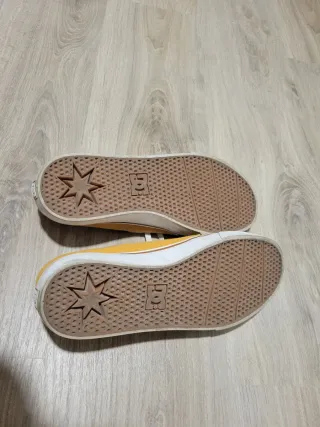 Zapatillas unisex DC Shoes color mostaza/blanco