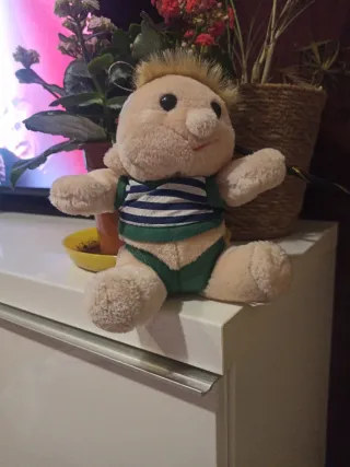 Peluche Muñeco Ropa Rayas Verde