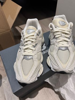 Zapatillas New Balance 9060 Beige/Plata