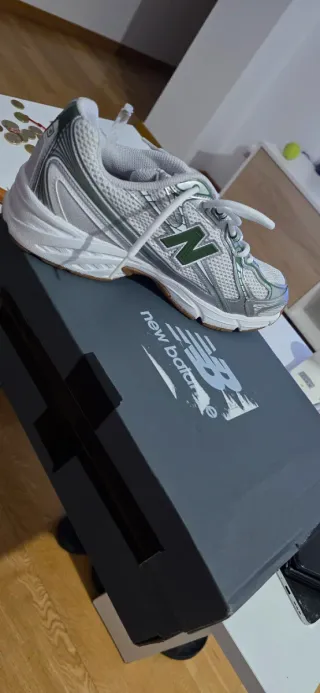 Zapatillas New Balance Verdes y Blancas