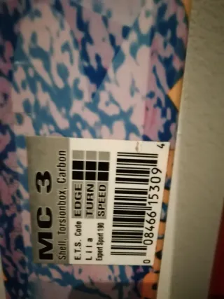 Esquís y bastones Tyroia poco uso