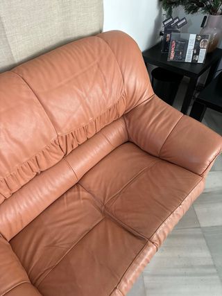 Sofá de piel naranja/marrón
