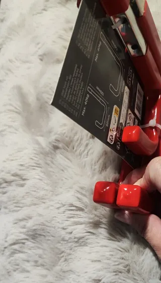 4 Ganchos de Pared Rojos