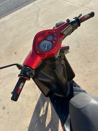 Yamaha Jog RR Roja y Negra