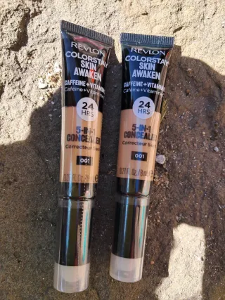 Lote Revlon: Maquillaje y Bolso Rojo