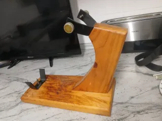 Jamonero de madera y metal