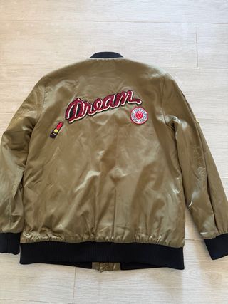 Bomber Jacket con Parches Multicolor