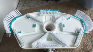 Puliscifondo piscina ovale con spazzole