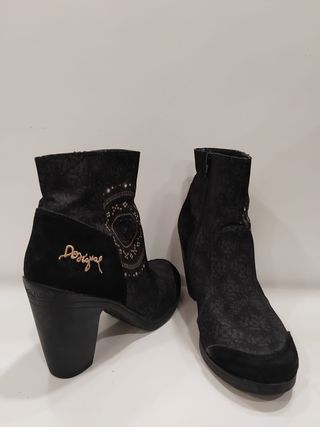 Botines Desigual Negros Bordados talla 40