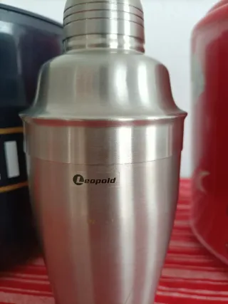 Coctelera Leopold Metal plata y rojo