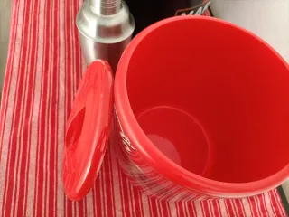 Coctelera Leopold Metal plata y rojo