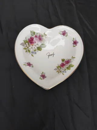 Piattino a cuore in ceramica decorato