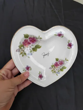 Piattino a cuore in ceramica decorato