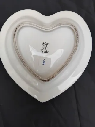 Piattino a cuore in ceramica decorato
