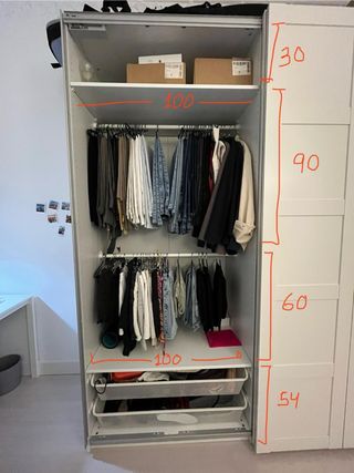 Guardaroba IKEA con porte scorrevoli