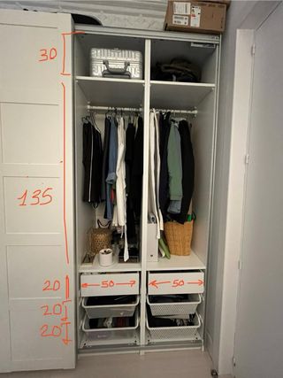 Guardaroba IKEA con porte scorrevoli
