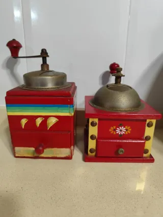 Molinillo de café manual antiguo