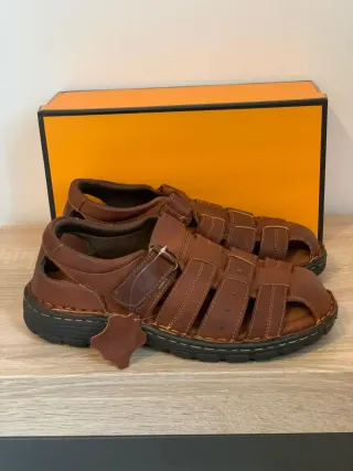 Sandalias de piel hombre. Número 45