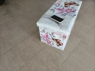 Baúl decorativo mariposas y flores