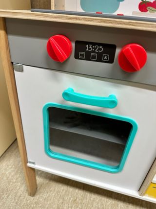 Cocinita de juguete de madera