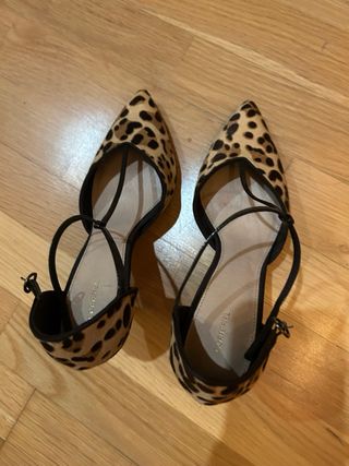Zapatos CORTefiel leopardo tacón fino