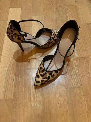 Zapatos CORTefiel leopardo tacón fino