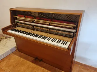 Piano de madera ¡escucho ofertas!