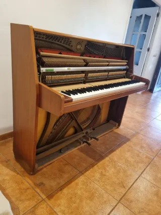Piano de madera ¡escucho ofertas!