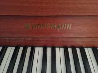 Piano de madera ¡escucho ofertas!