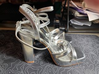 Sandalias plateadas mujer