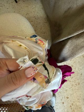 Traje de flamenca blanco y buganvilla