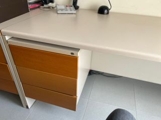 Escritorio de despacho con 3 cajones