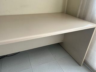 Escritorio de despacho con 3 cajones
