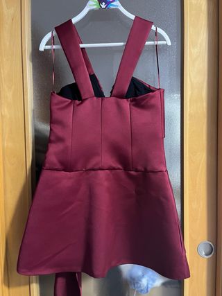 Vestido mini Zara detalle  cintura granate