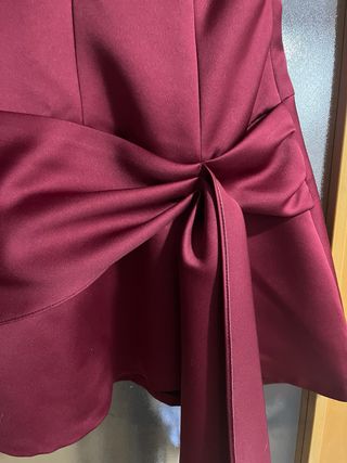 Vestido mini Zara detalle  cintura granate