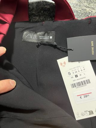 Vestido mini Zara detalle  cintura granate