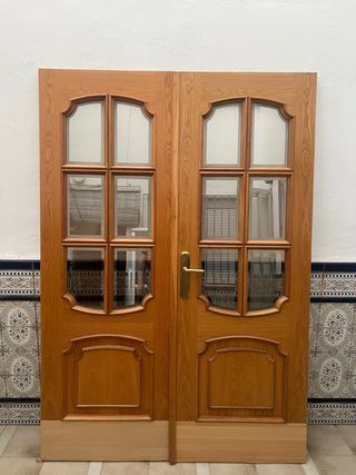 Puertas de madera interior con cristal