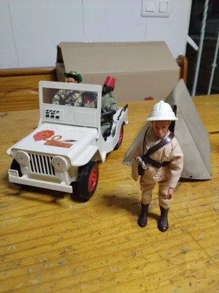 Madelman Safari Jeep y 3 Figuras
