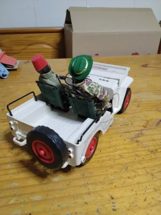 Madelman Safari Jeep y 3 Figuras