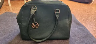 Bolso verde con logo M
