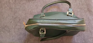 Bolso verde con logo M