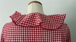 Camisa cuadros roja con volantes