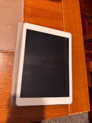 iPad Air 1 + funda teclado – Para piezas o reparar