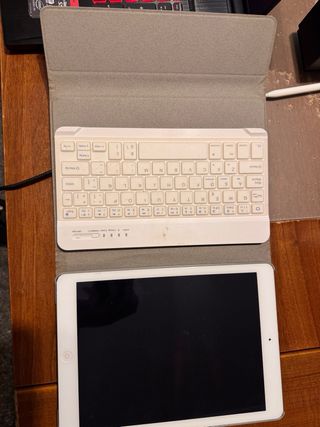 iPad Air 1 + funda teclado – Para piezas o reparar
