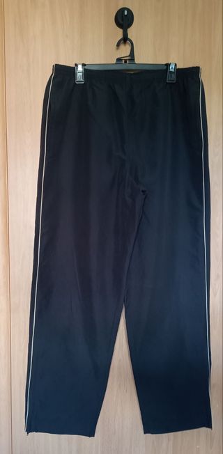 Pantalón deporte vintage de la marca Decathlon