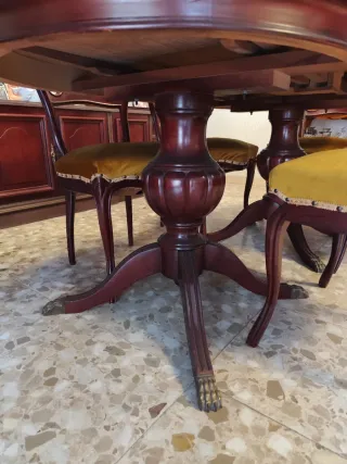 Mesa de comedor y 6 sillas