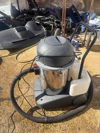 Máquina de limpieza de tapicerías